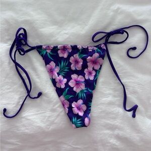 Frankie’s bikinis string bottoms L